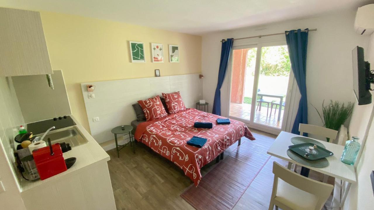 Joli Studio Camargue Lou Rouge อาร์ลส์ ภายนอก รูปภาพ